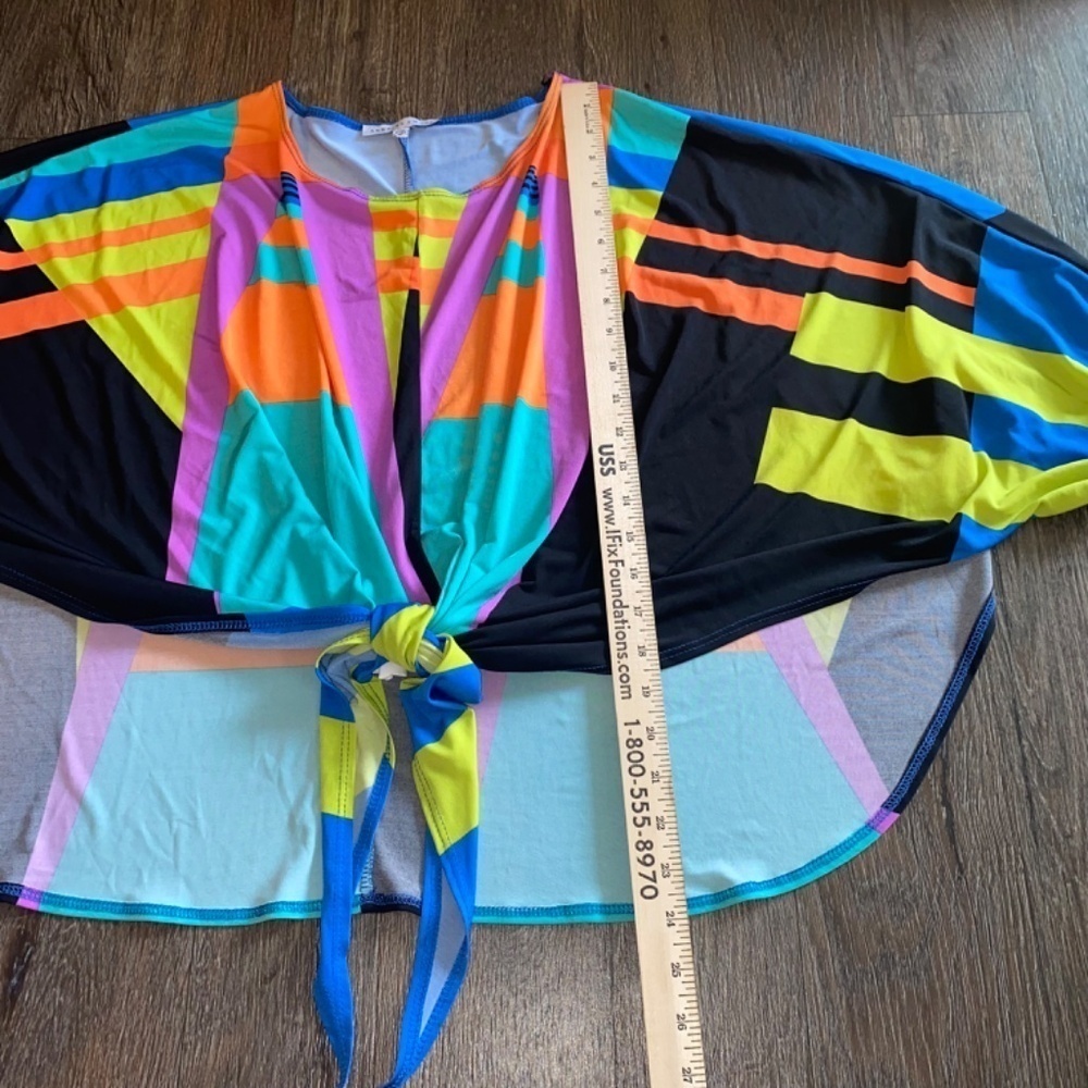 Annalee and Hope size medium vibrant top - Picture 3 of 9
